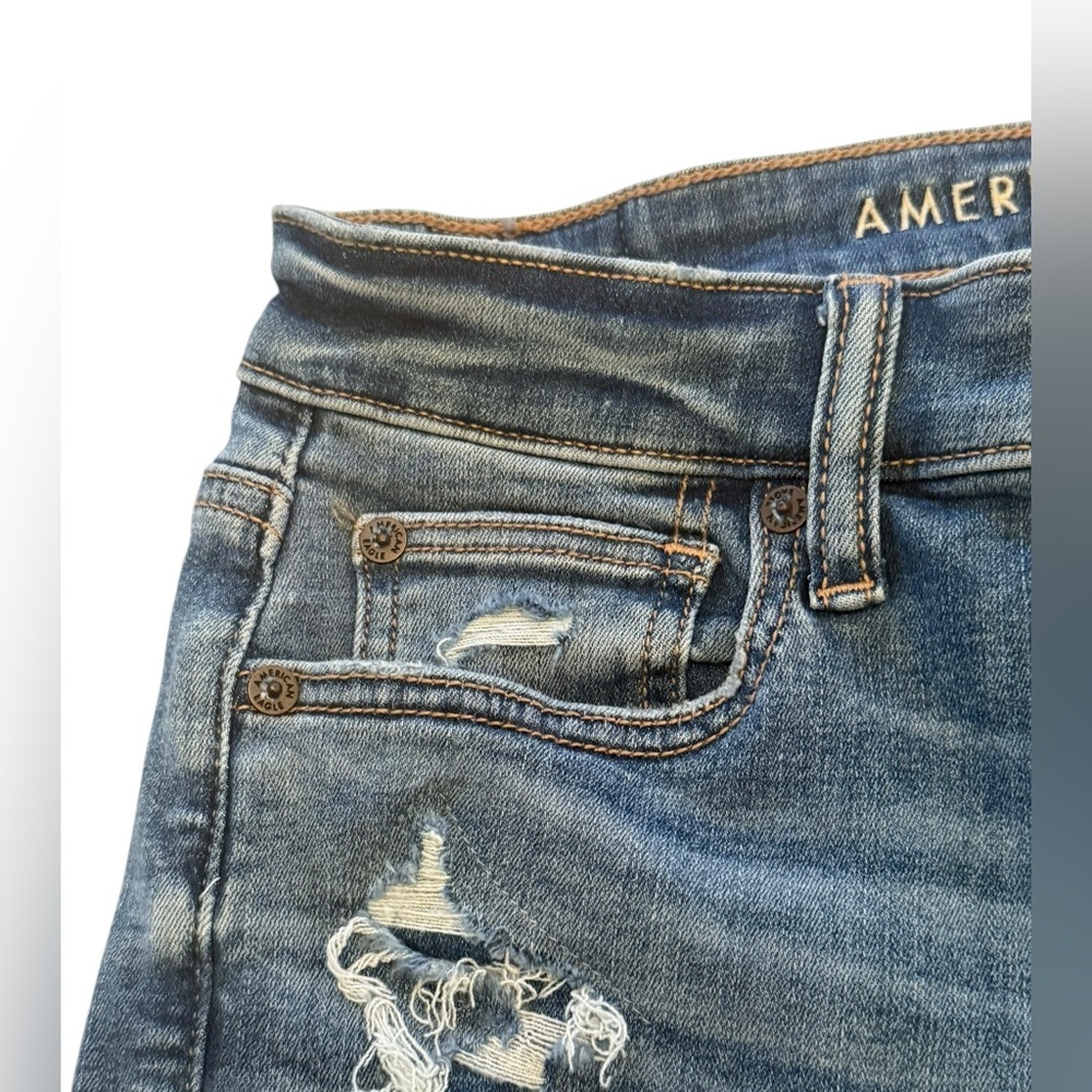 American Eagle Outfitters Women's Dark Blue Ripped Jean Shorts Size 2 W 26 NWT - Picture 3 of 16
